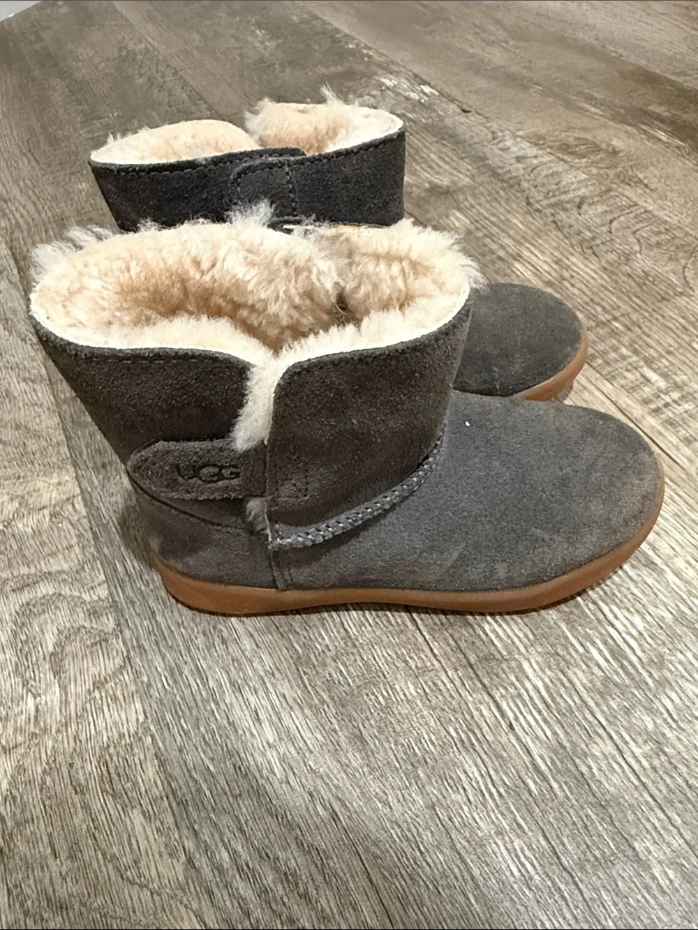Ugg boots size 11 toddlers